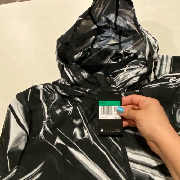 Nike Shield  Full Zip Running Jacket Black Refsil - Picture 5 of 12